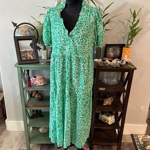 NWOT Green Paisley Women's Dress with Pockets